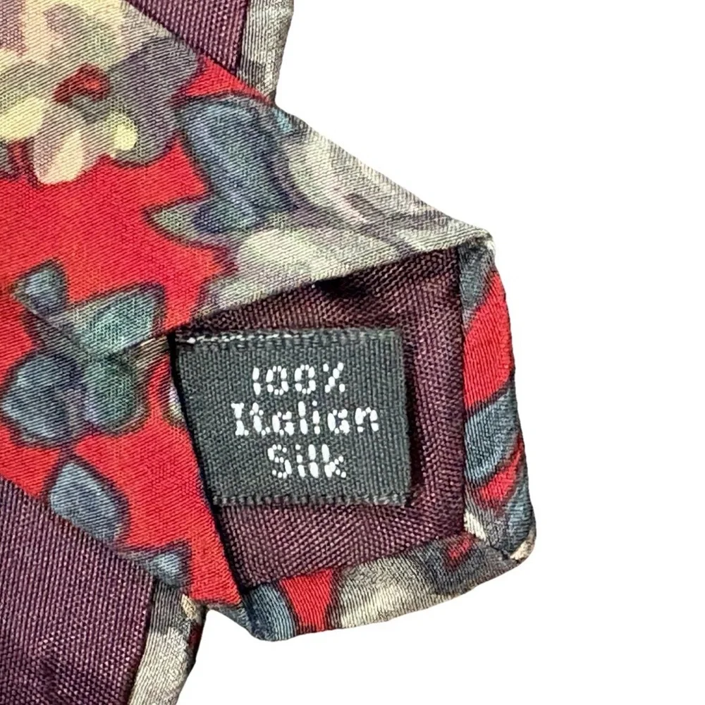 Silk Floral Men's Tie in Red and‎ Blue Cottagecore